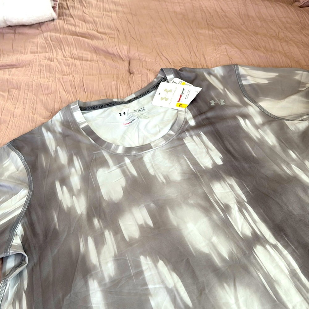 NET UNDERSRMOUR HEATGEAR T-SHIRT
